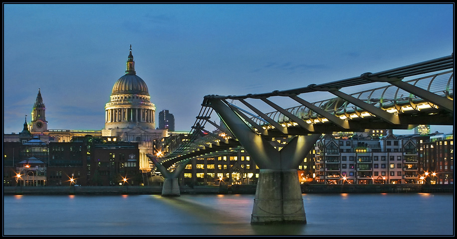 Der Blick auf St. Pauls's Cathedral ...