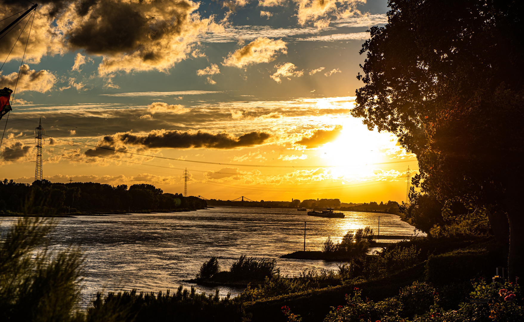 Der Blick nach Westen.   ..DSC_3251