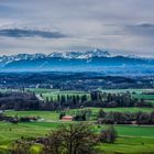 Der Blick über das Alpenvorland zur Zugspitze.