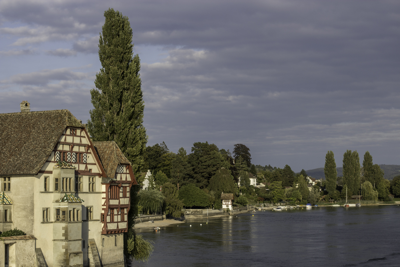 Der Blick über die Rheinbrücke