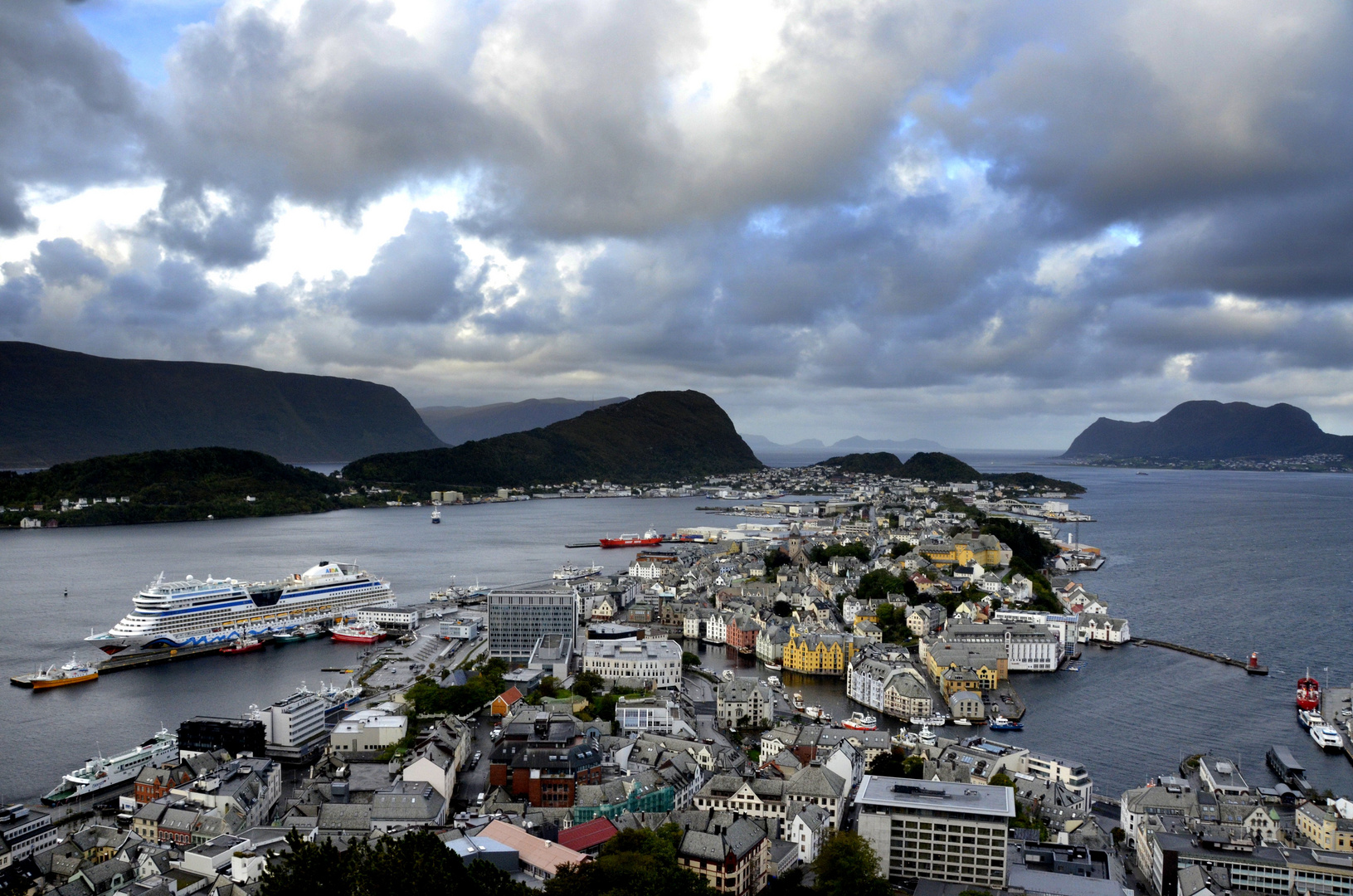  Der Blick vom Aksla auf die Hafenstadt Ålesund (Norwegen) AIDA-SOL 2018