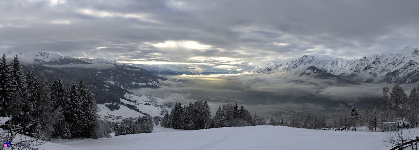 Der Blick vom Hochpillberg (Tirol) in Richtung Innsbruck.