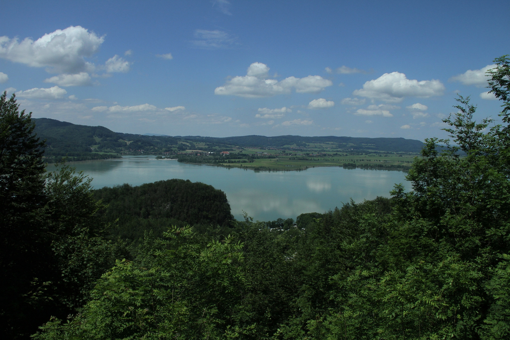 Der Blick vom Kesselberg auf den Kochelsee