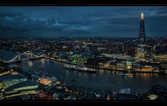 Der Blick vom Skygarden zur blauen Stunde