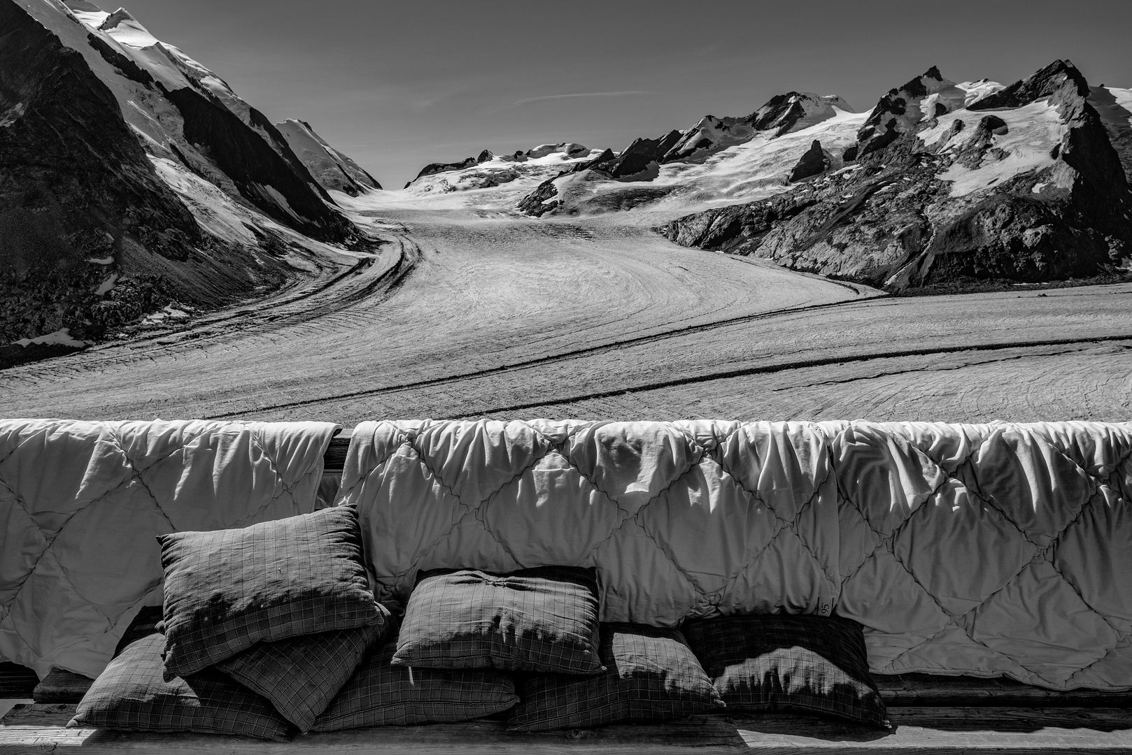 :-)  Der Blick von der Konkordiahütte aus