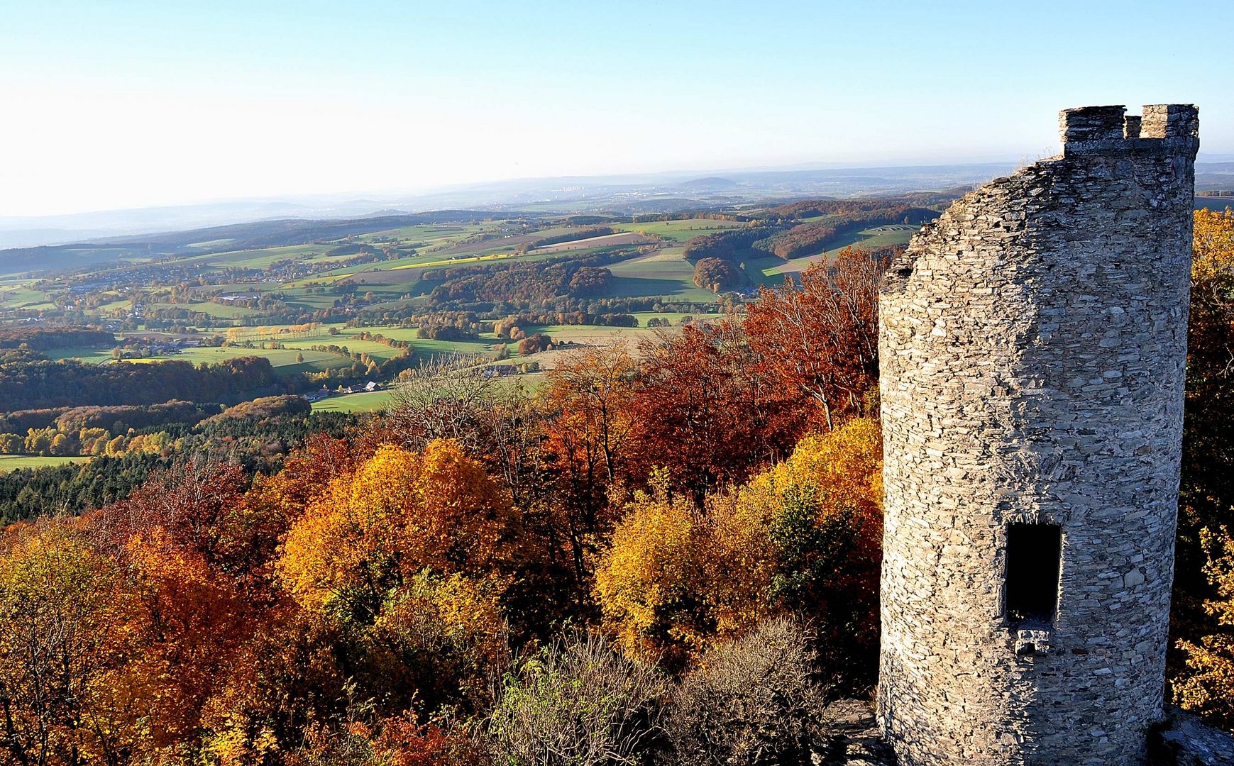 Der Blick von der Ruine Ebersburg