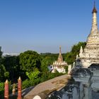 ...der Blick zum Irrawaddy mit seinen zwei Brücken...