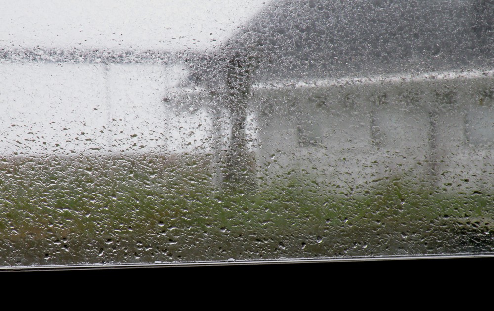 Der Blick zum Nachbarn bei Regen und Sturm,Auch so etwas gibt es dort ,aber nicht oft.