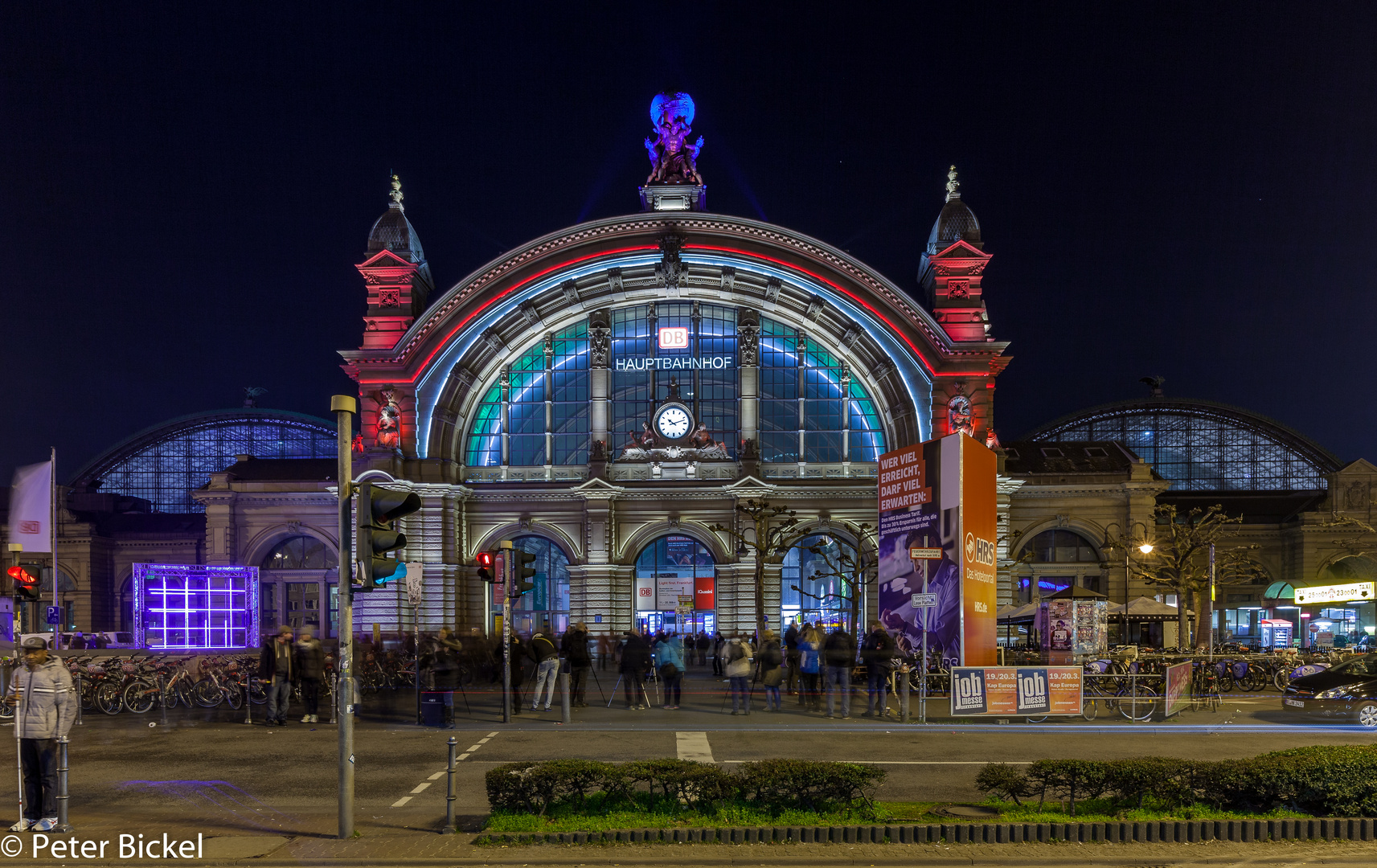 Der Blinde Besucher bei der Zukunft des Lichts im Hauptbahnhof