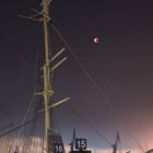 Der Blutmond am Hamburger Hafen 2015