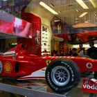 Der Bolide im Ferrari-Shop in Milano