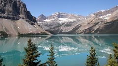 Der Bow Lake am Icefield Parkway / Banff National Park....