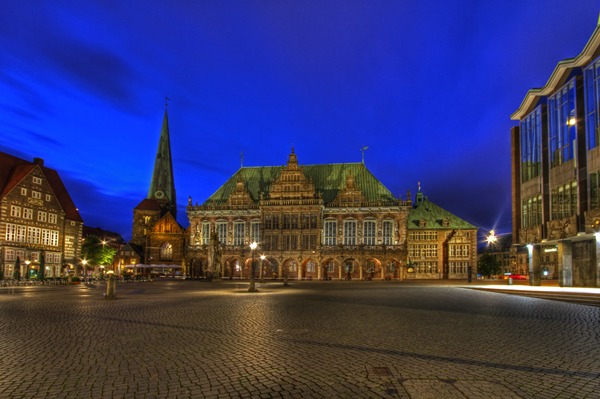 Der Bremer Marktplatz am Abend....