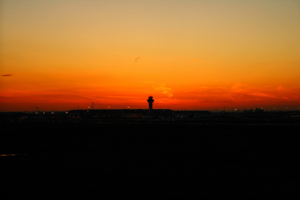 Der brennende Flughafen