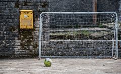 der Briefkasten ist ausser Betrieb, der Ball nicht wirklich gut und trotzdem schmeckt das leben