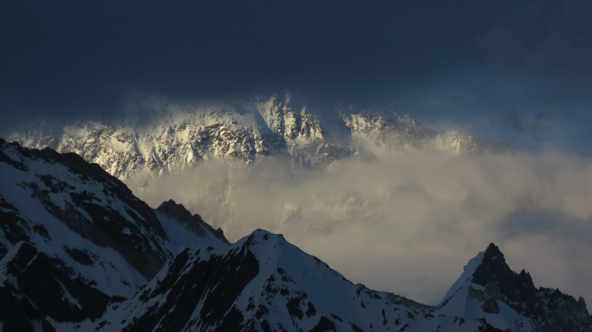 der Broad Peak wolkenverhangen