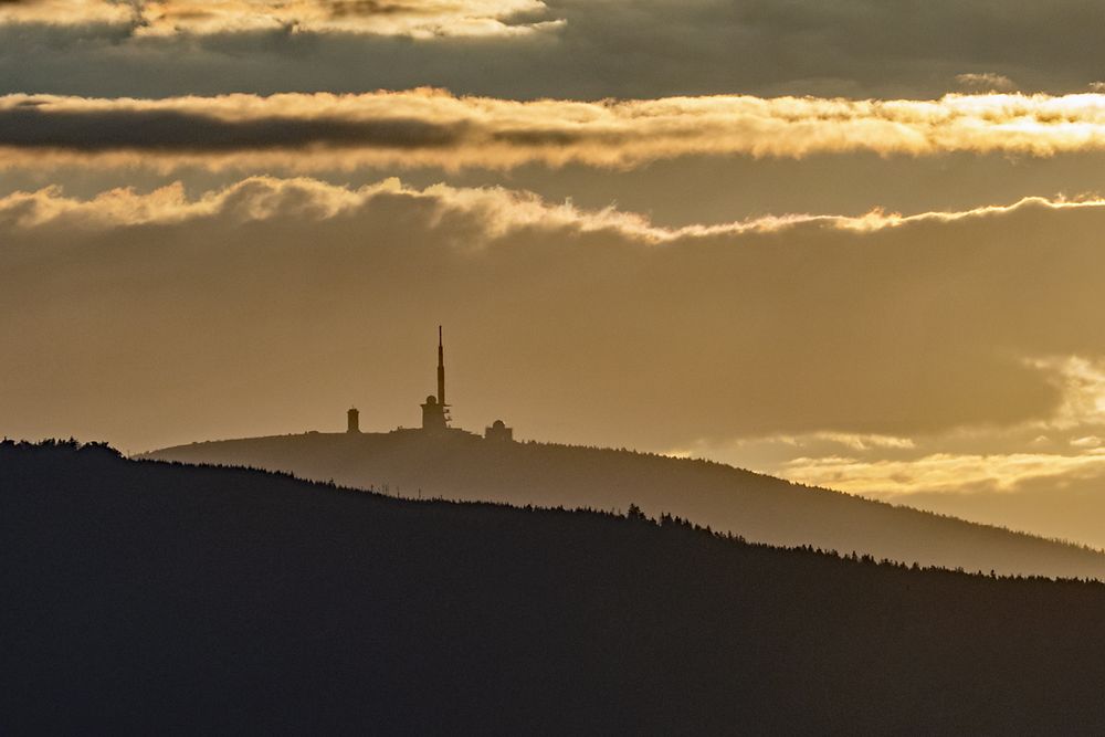 Der Brocken im Abendlicht