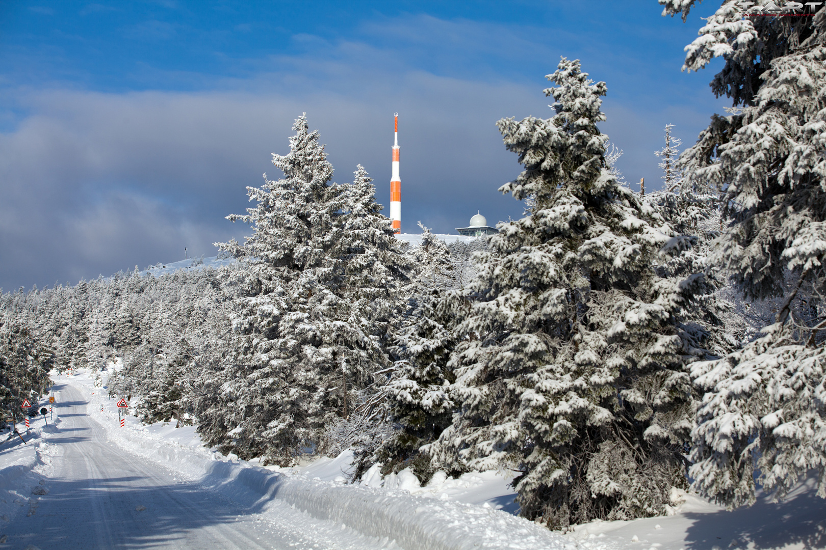 Der Brocken mit Funkturm und Brockenhaus