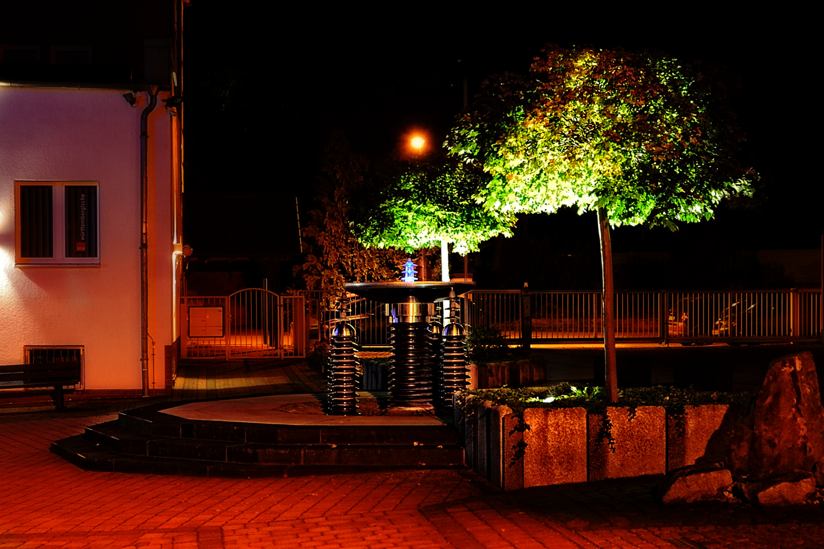 Der Brunnen im Hof der Heiligenstädter Stadtwerke ...