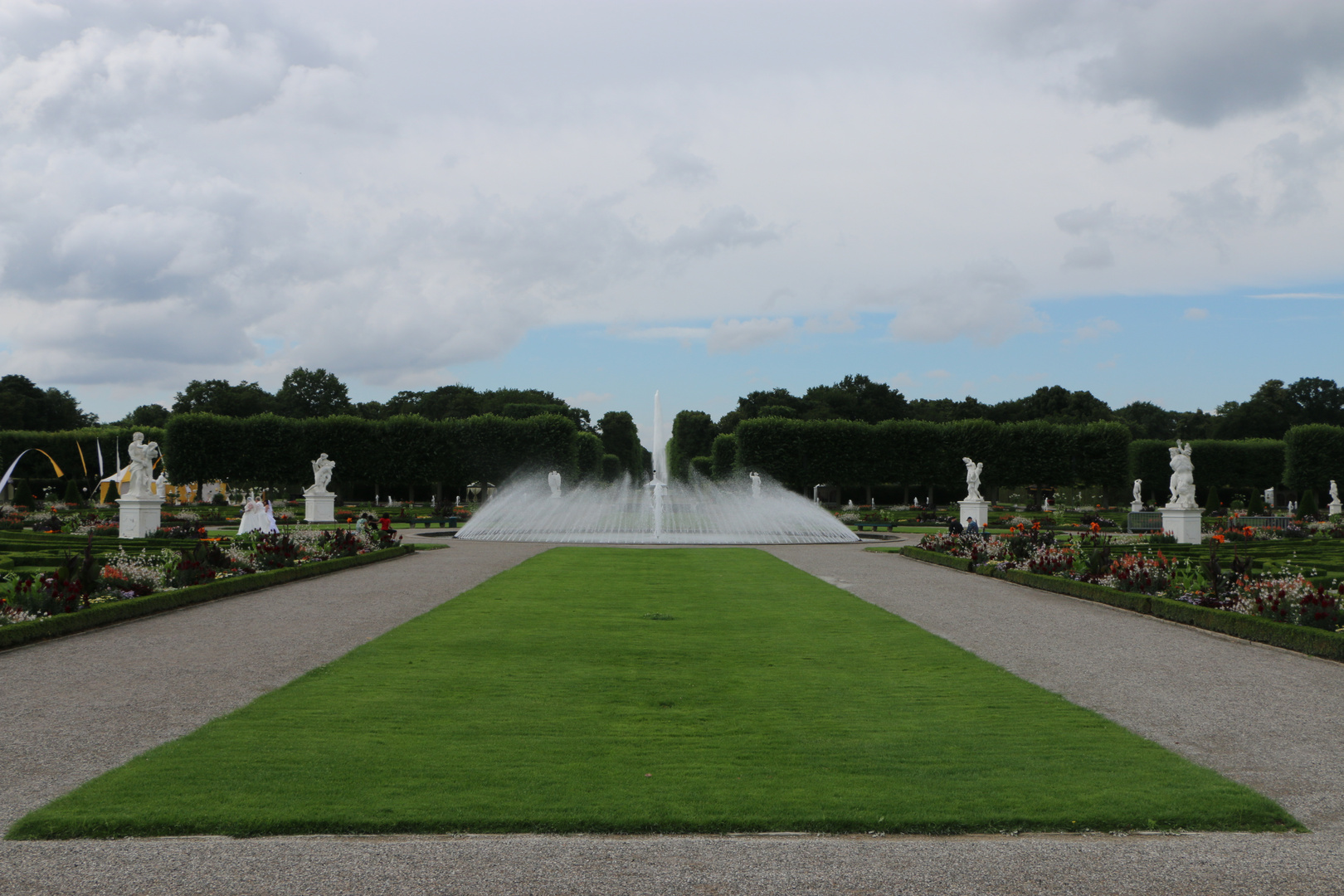 Der Brunnen in dem Garten 1