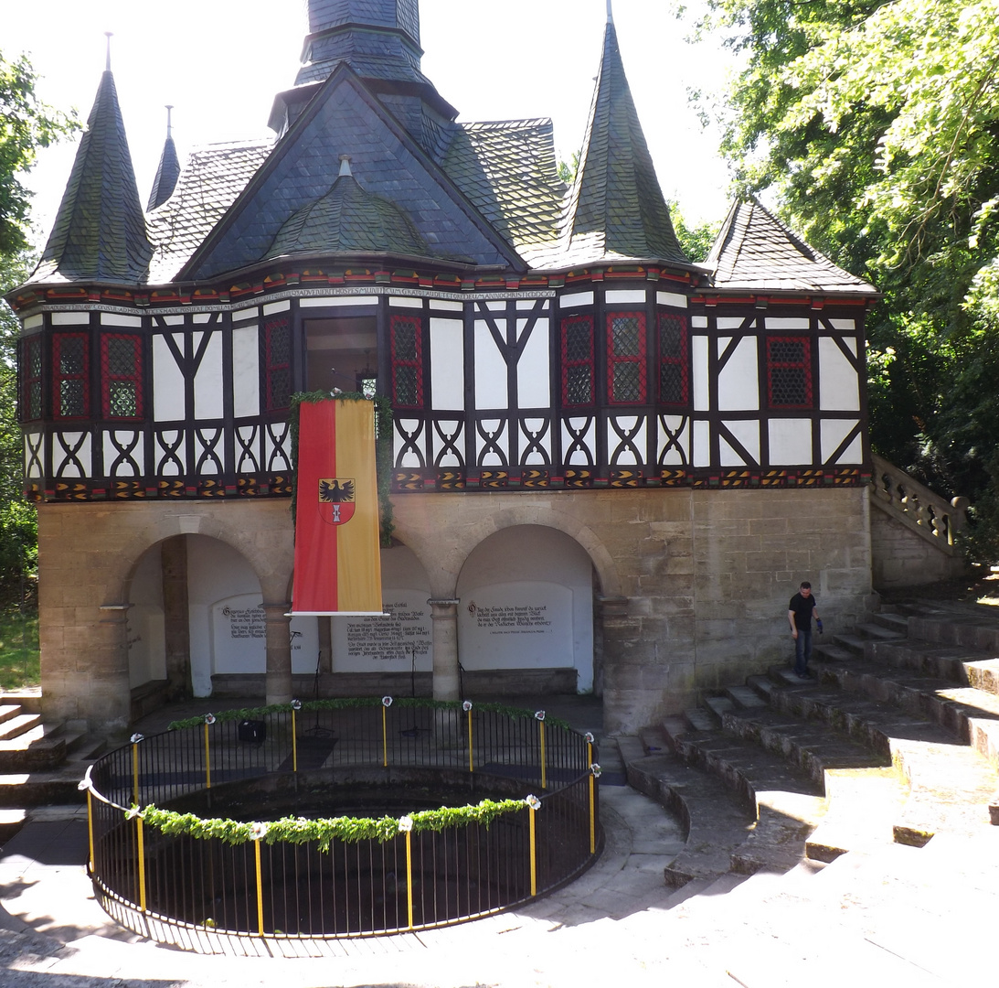 Der Brunnen vor der Stadt