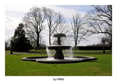 Der Brunnen vor Schloss Philipsruhe in Hanau