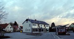 Der Brunnenplatz in Leitershofen bei Augsburg