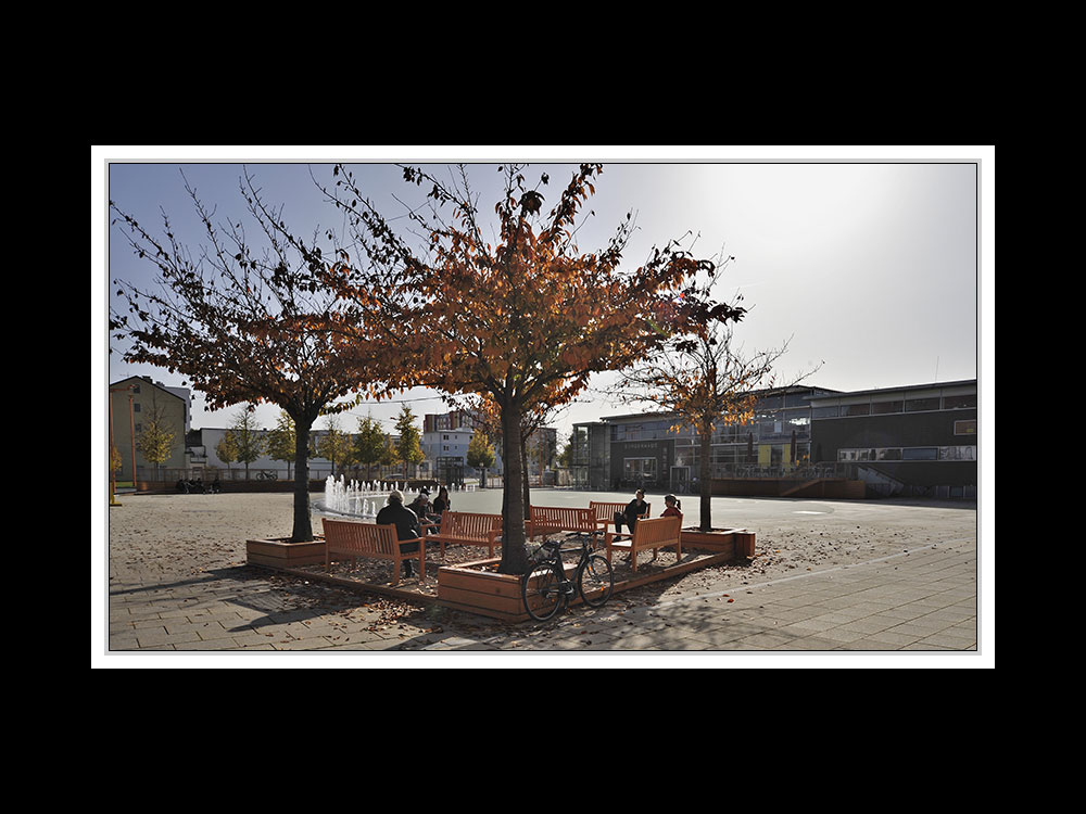 Der Bürgerplatz im Herbstkleid