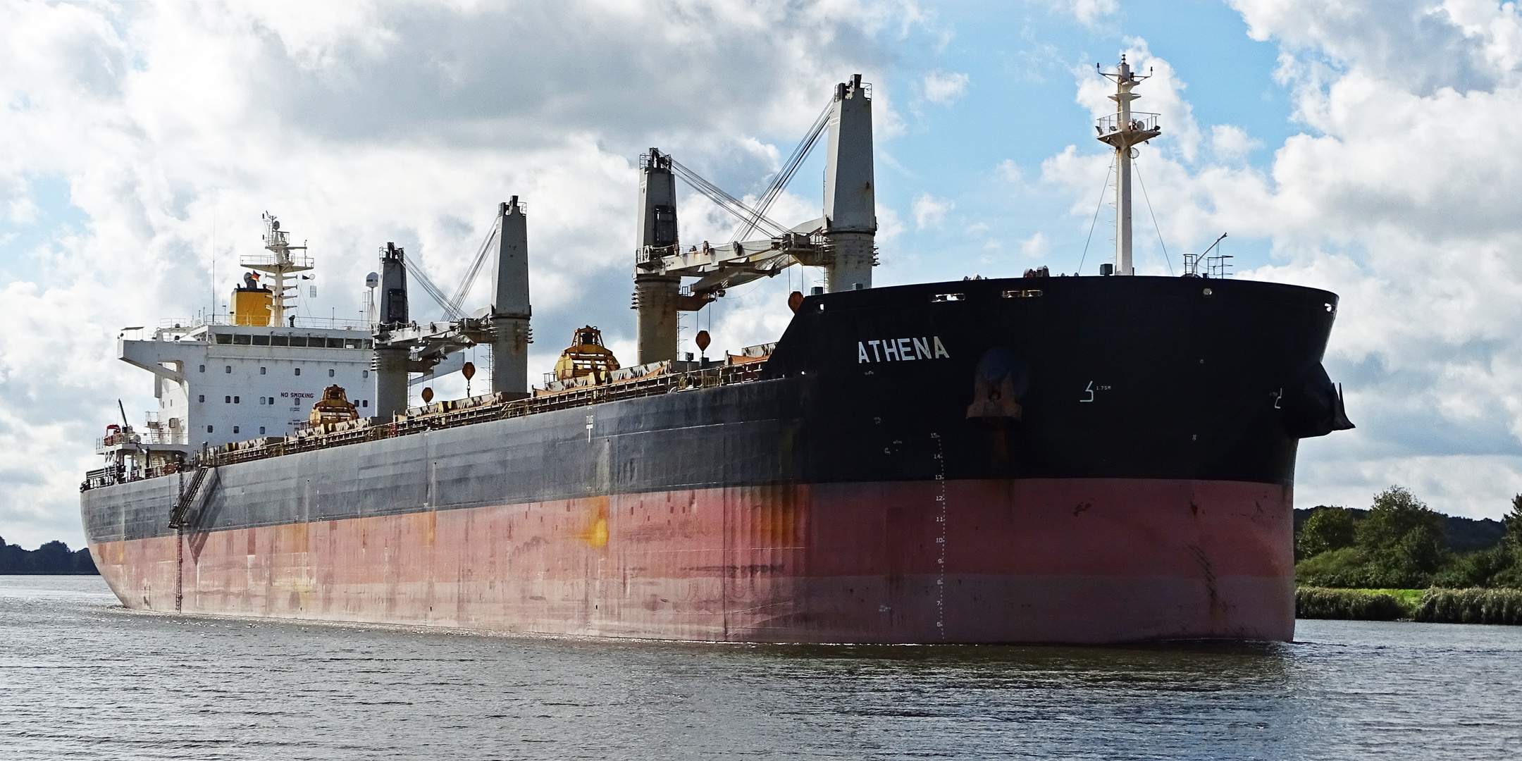 der Bulker ATHENA