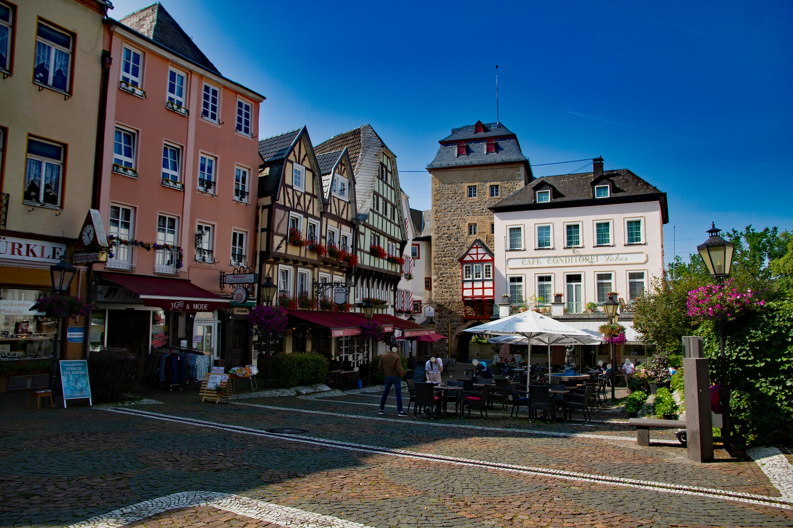 Der Burgplatz in Linz am Rhein