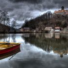 Der Burgteich bei Burg Schönfels in Sachsen