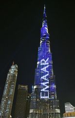 Der Burj Khalifa in Dubai am Abend