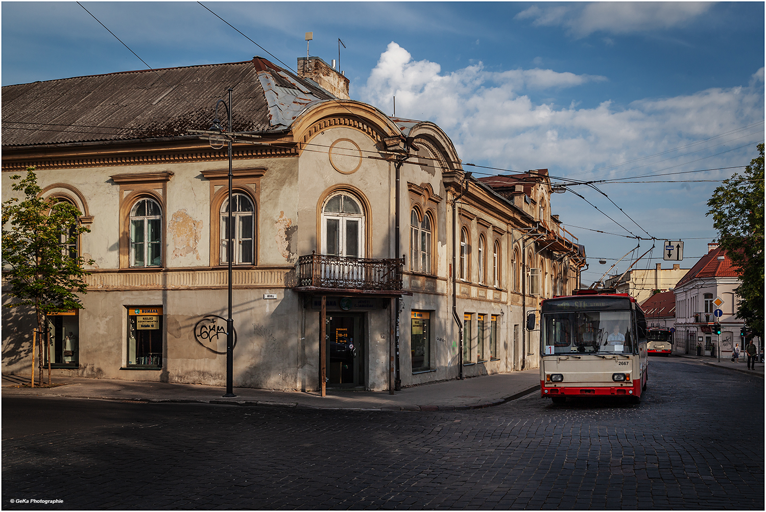 der Bus kommt