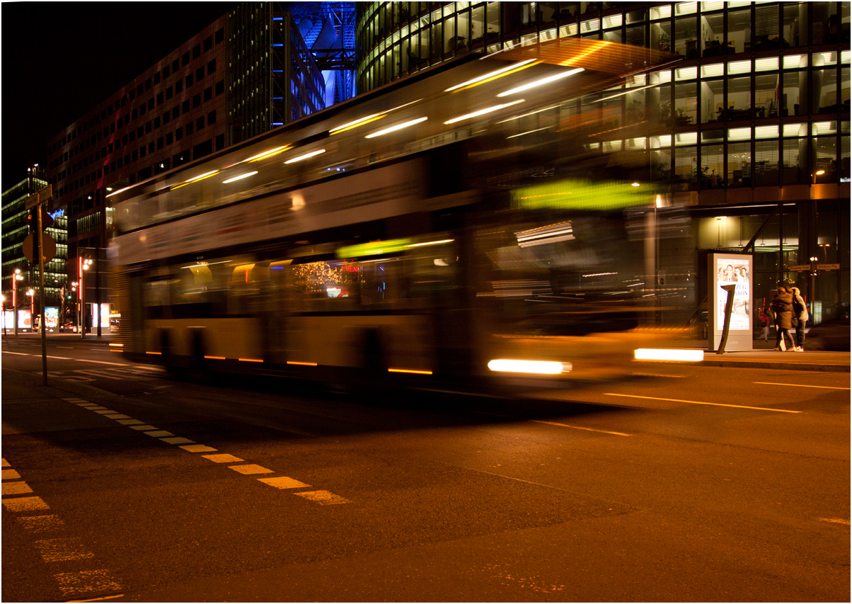 der Bus kommt