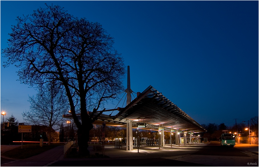 Der Busbahnhof...