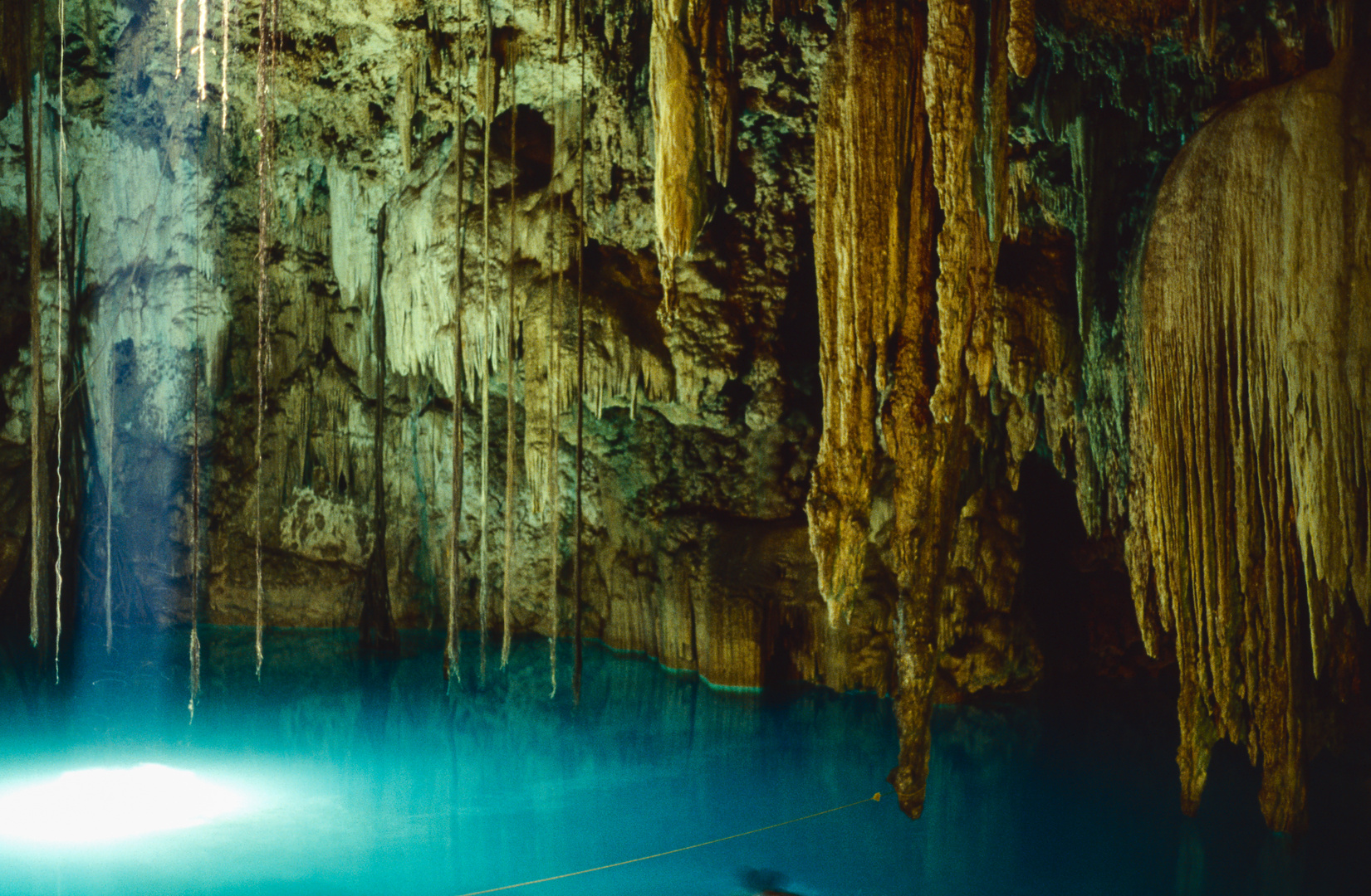 Der Cenote Dzitnup