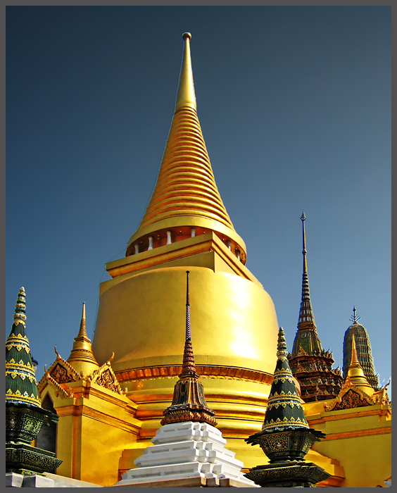 Der Chedi Phra Si Rattana...