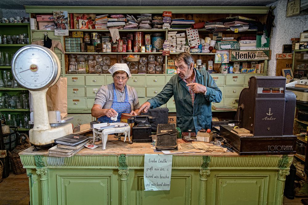 Der chef des supermarktes