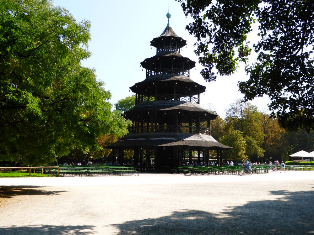 Der "Chinesische Turm" in München/Schwabing