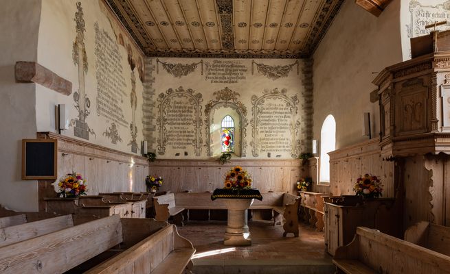 Der Chor des Würzbrunnenkirchleins...