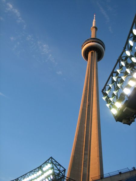 Der CN-Tower aus dem Rogers Centre