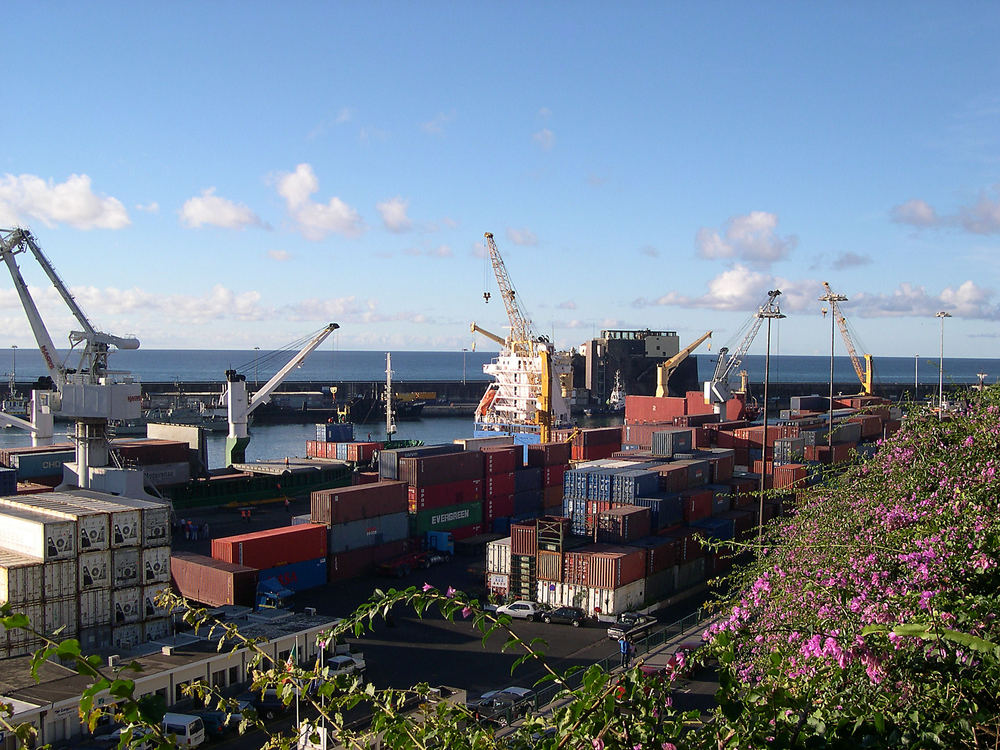 Der Containerhafen von Funchal