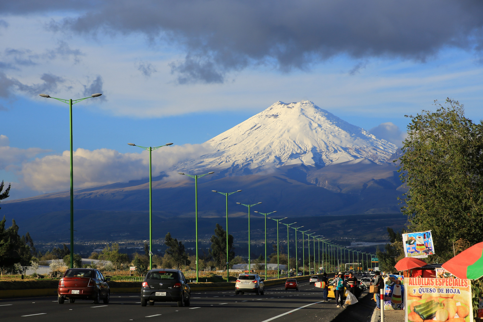Der Cotopaxi, -- die Straße der Vulkane.