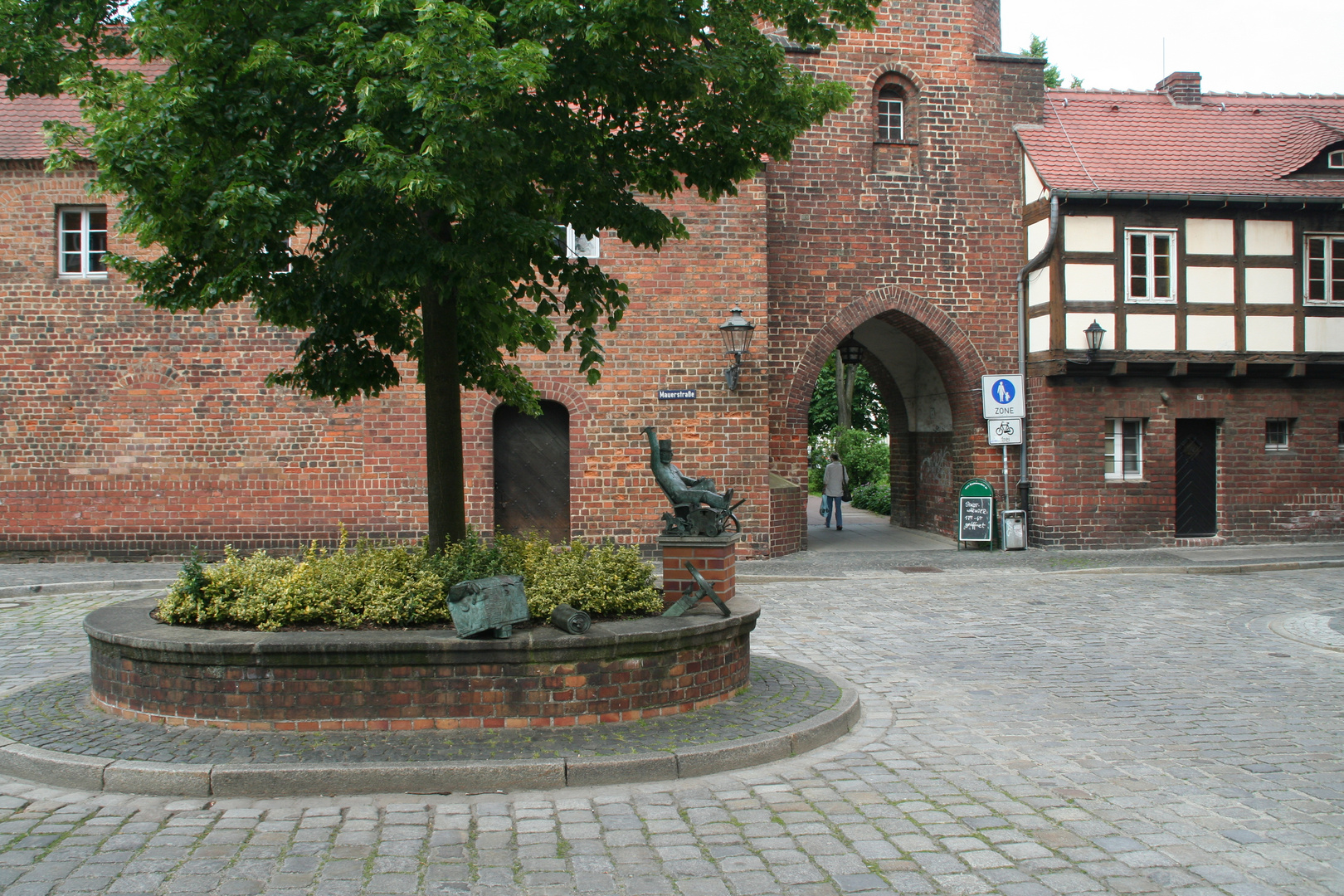 Der Cottbuser Postkutscher vor der Lindenpforte