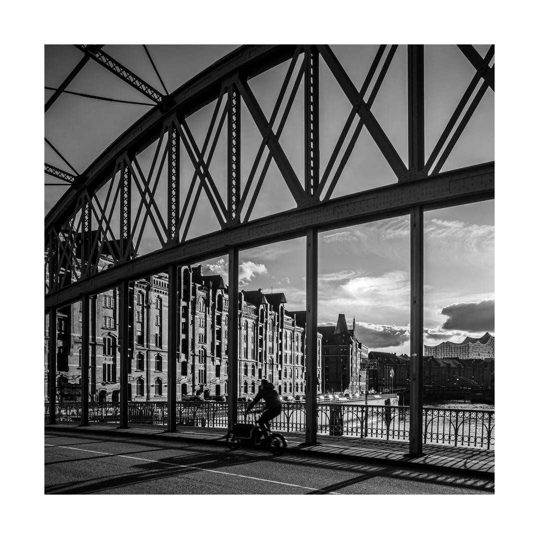 - DER COURIERFAHRER -