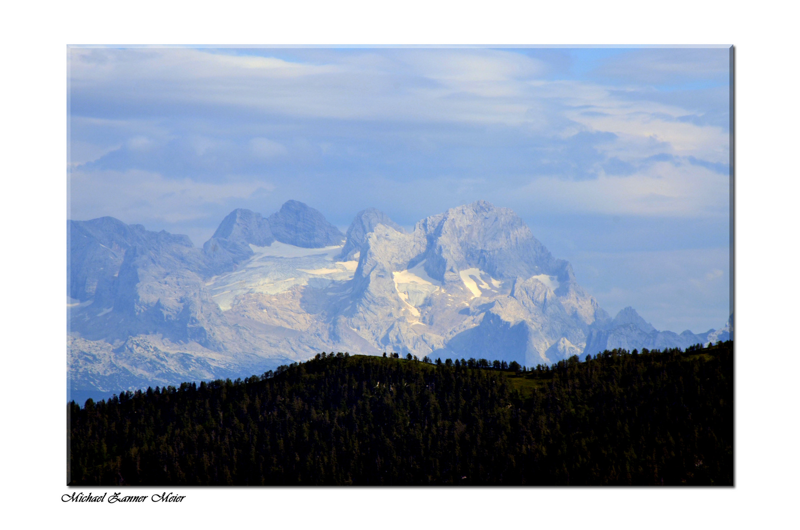 Der Dachstein im hintergrund