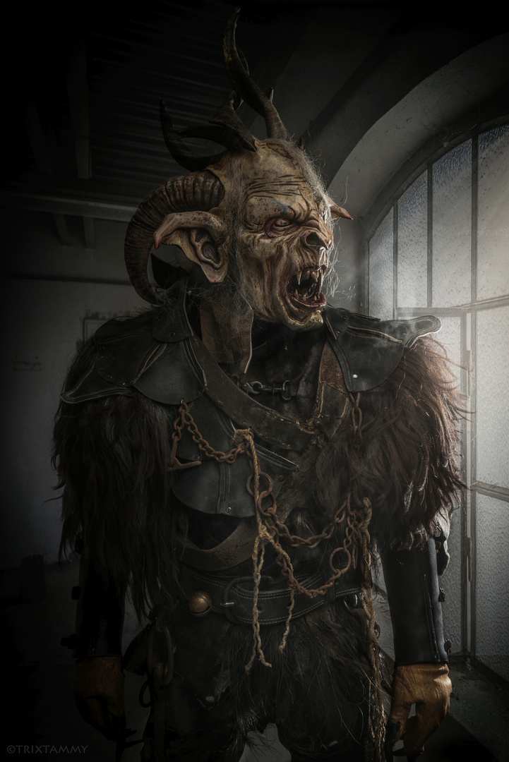 Der Dämon im Lost Place... Foto & Bild | composing, digiart, fantasy ...