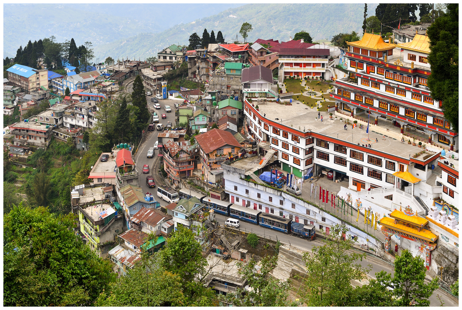 Der Darjeeling Dali Monastery Shot - für Dieselfreunde