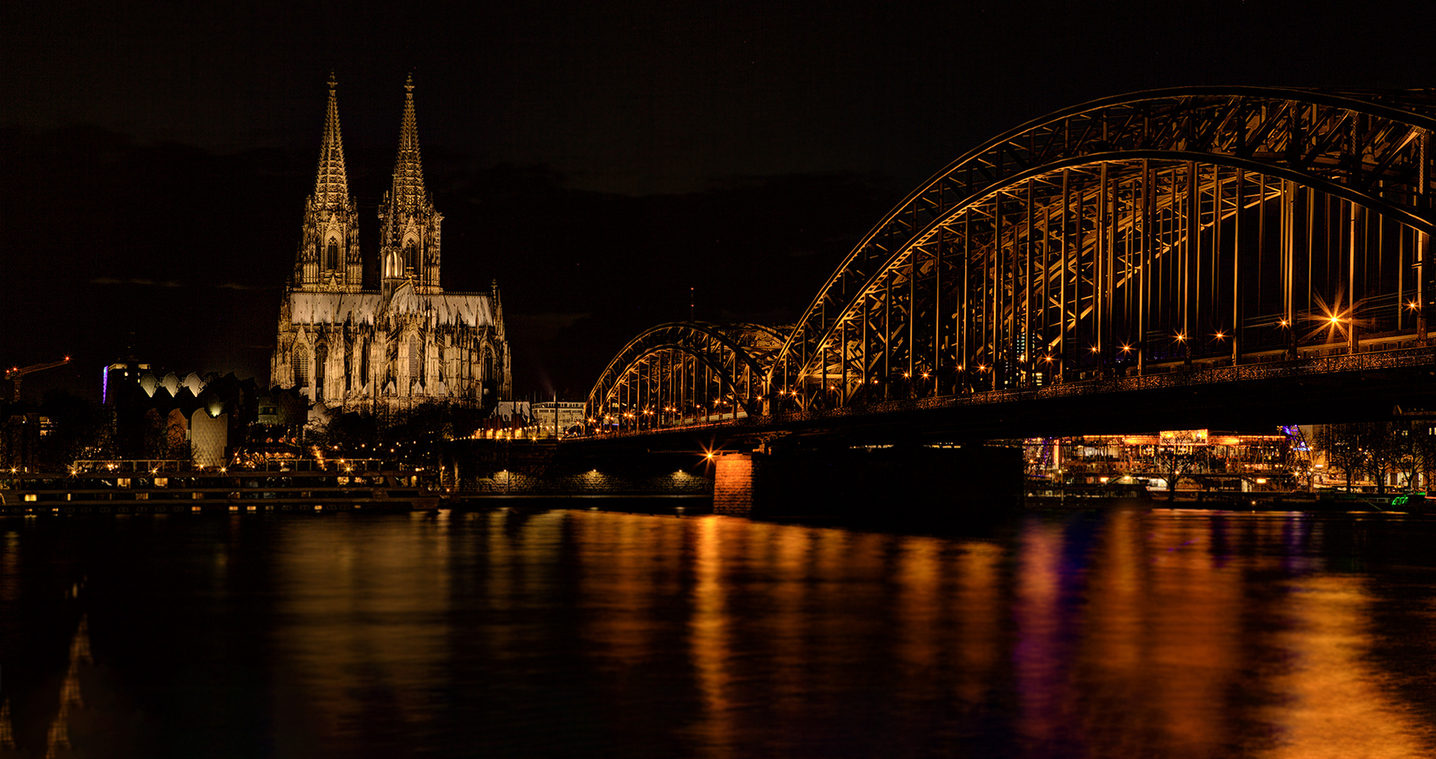 Der Dom bei Nacht 001 