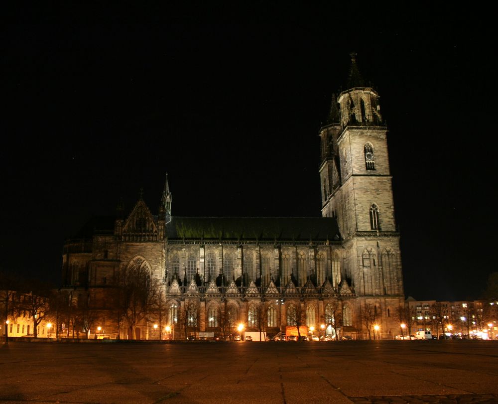 Der Dom by Night